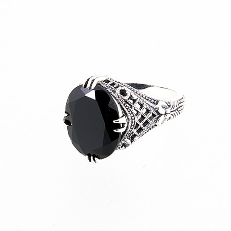 Black Spinel Oval Victorian-style Ring - Click Image to Close